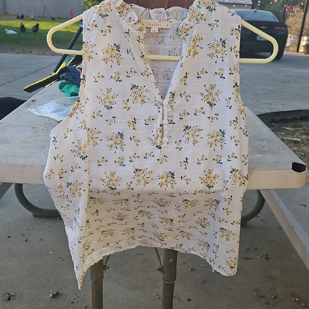 Fun 2 Fun White Floral Blouse